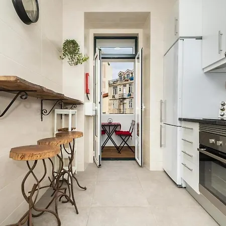בית הארחה Rustic M2 R1 - Amazing Double With Shared Bathroom ליסבון